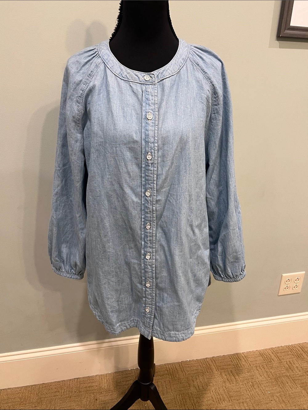 Universal Thread Light Blue Denim Button-Front Top with Puff Sleeves